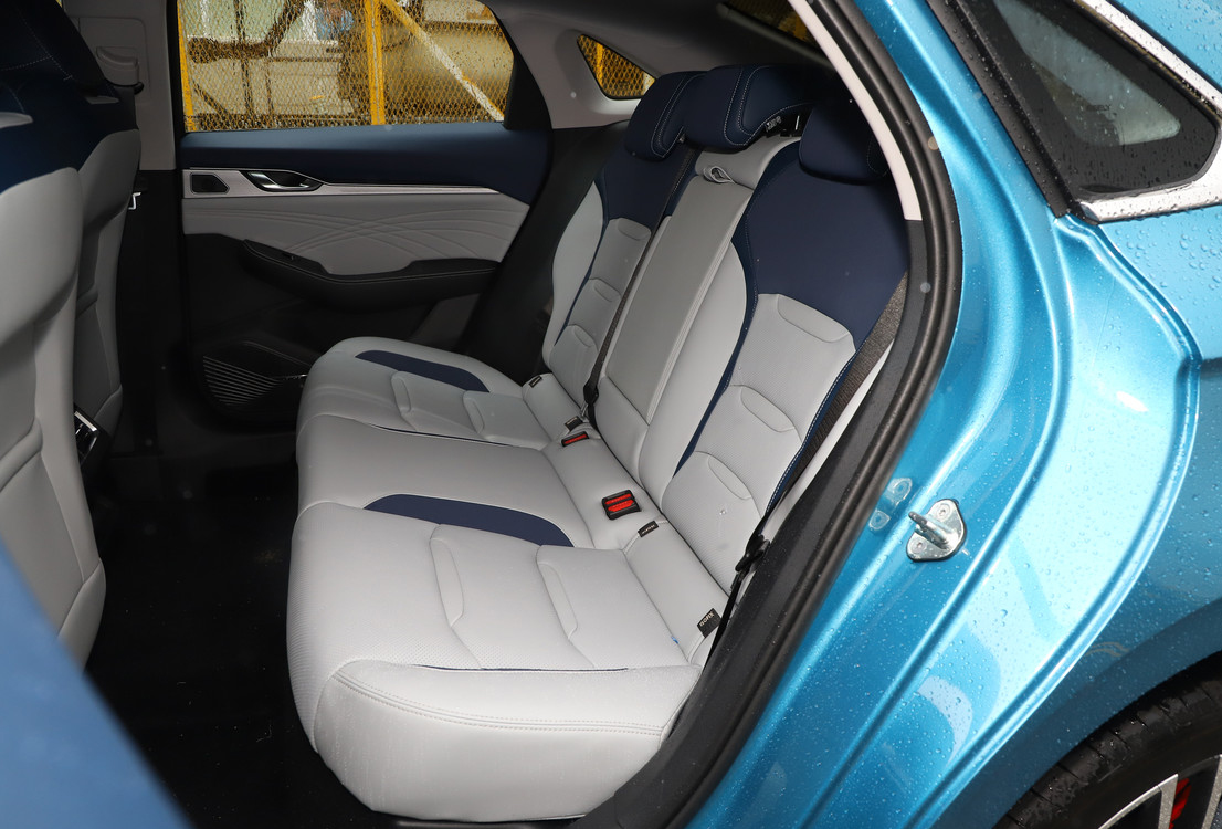 2.0t入门版,2.0t入门车型轿车