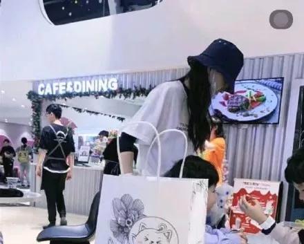 林允美白秘籍是坚抹身体乳!评测英皇室百年牌子身体乳有多好用?