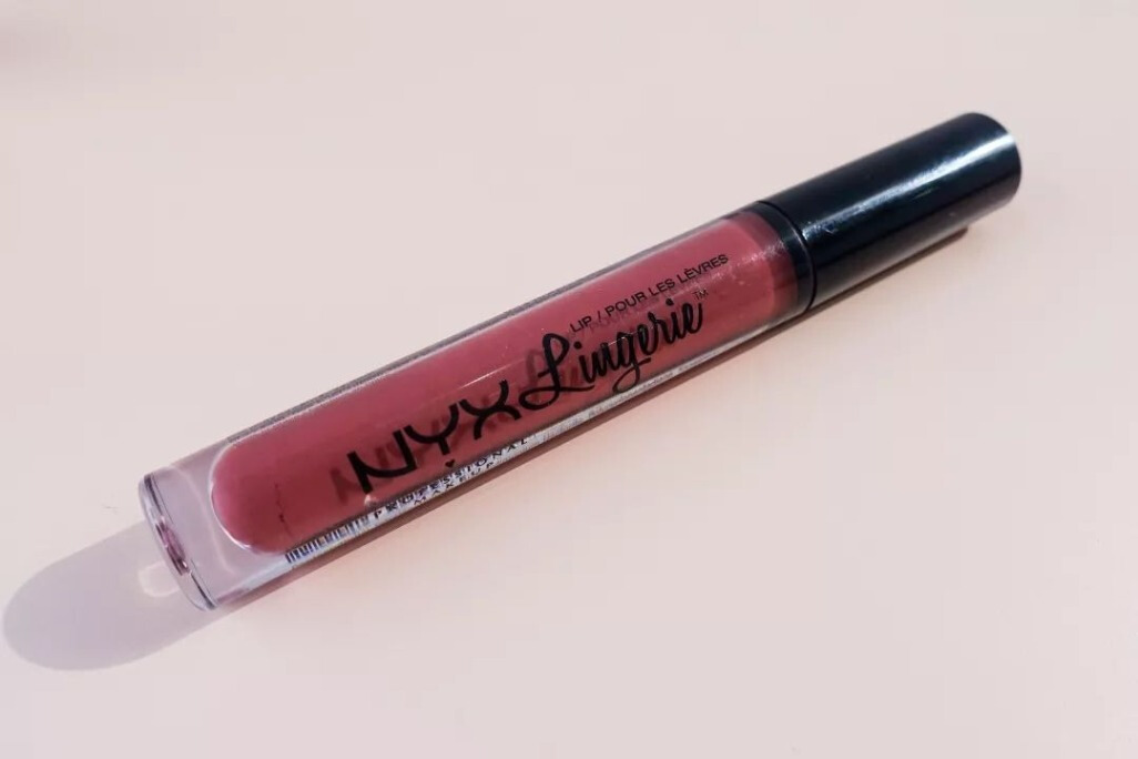 唇釉脱色又沾杯？8支当红唇釉大比拼哪支最防沾杯