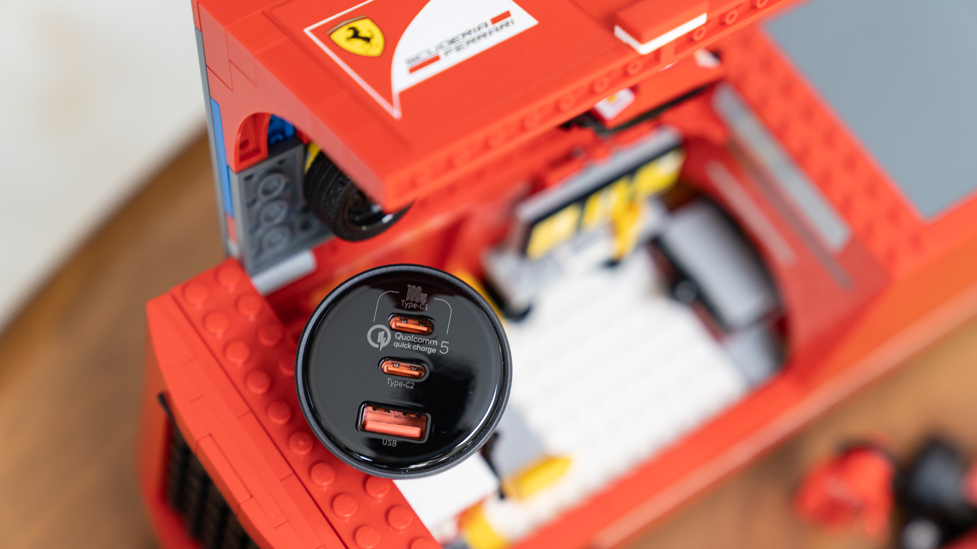 汽车人，出发！车生活补给利器，倍思160WQC5认证车载充电器分享