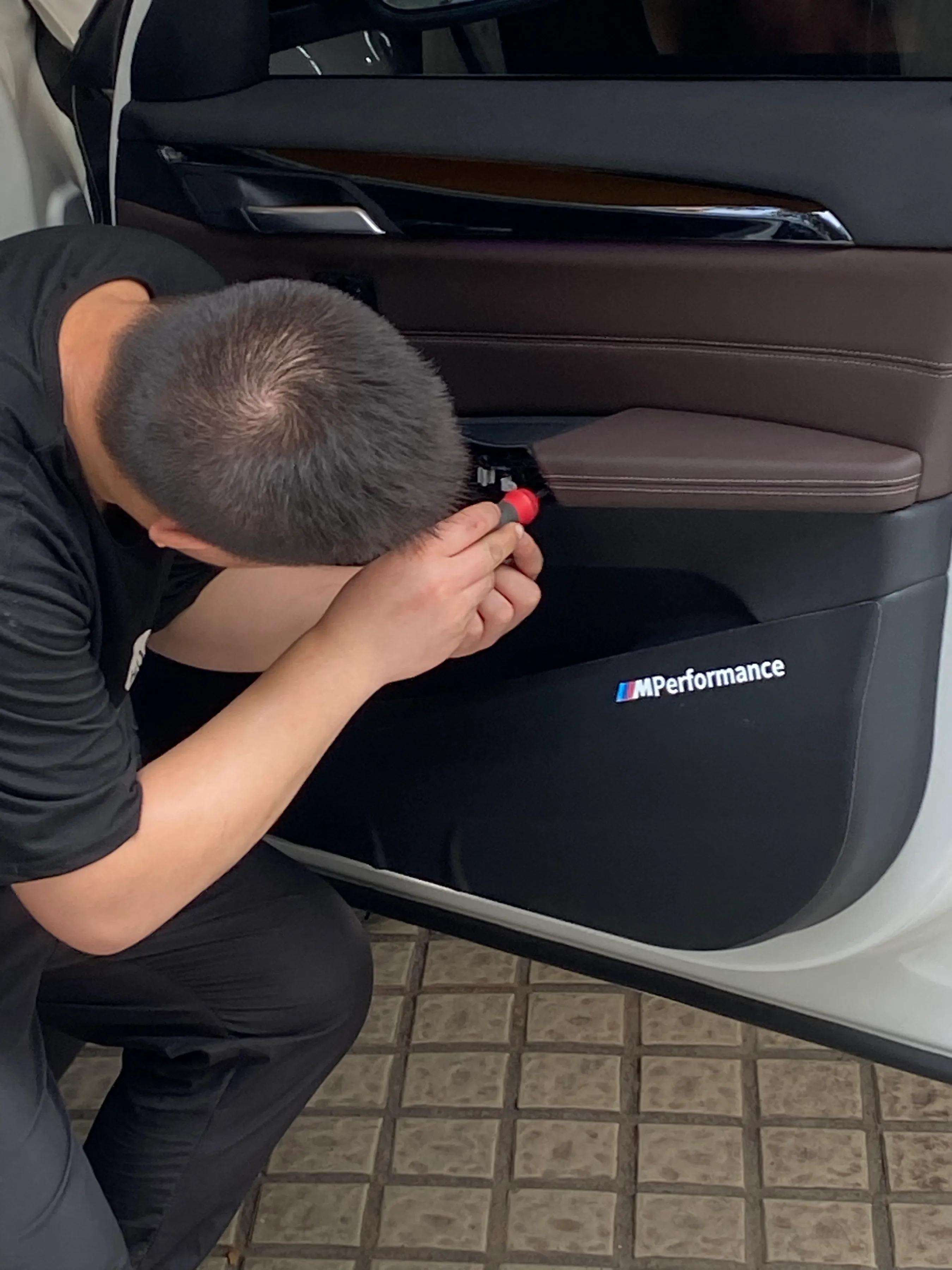 2021款宝马x1加装中控台喇叭,23款宝马x1加装高音喇叭过程