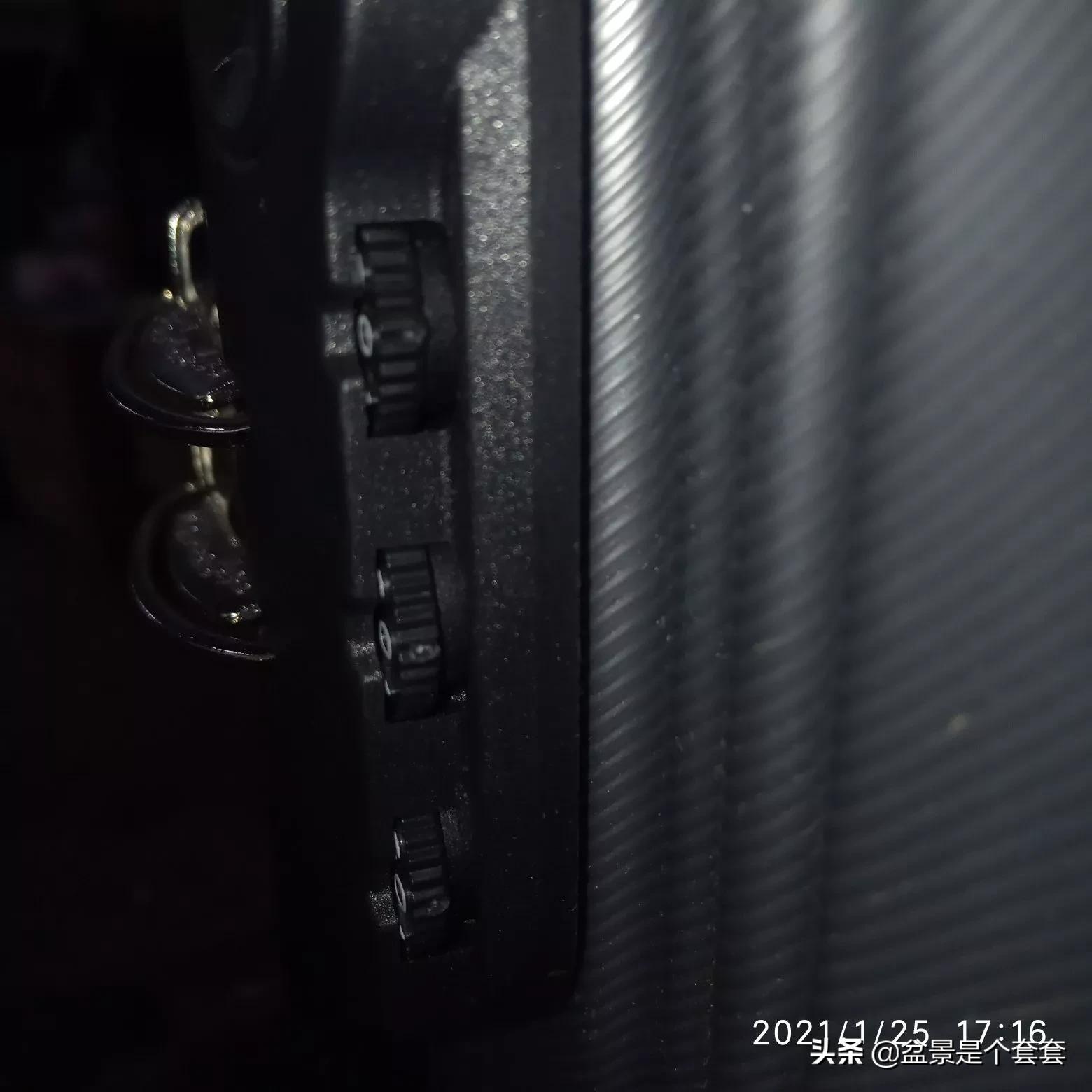 新秀丽旅行箱怎么开锁,旅行箱的开锁键在哪里开