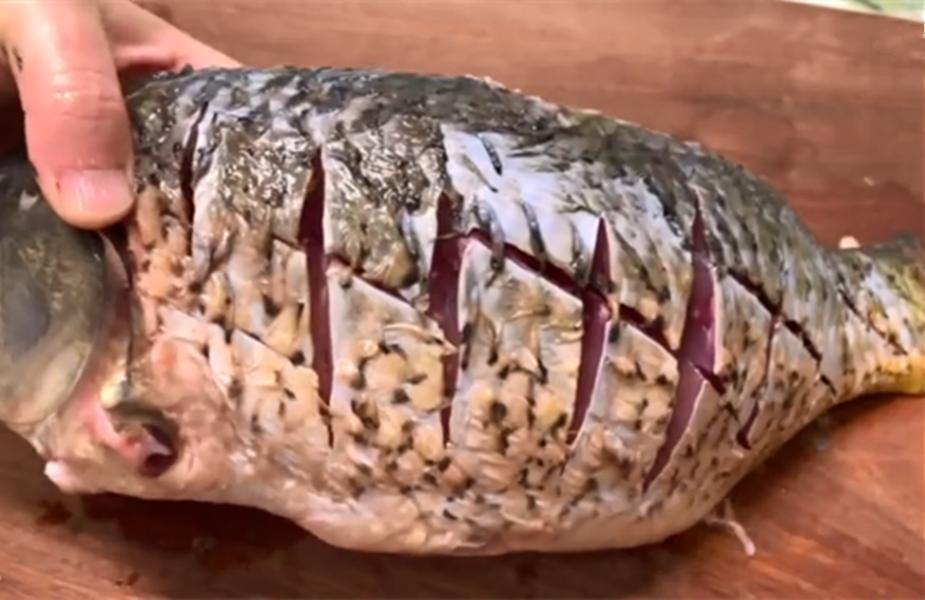 特色鲤鱼怎么做好吃,鲤鱼怎么做能又嫩又香