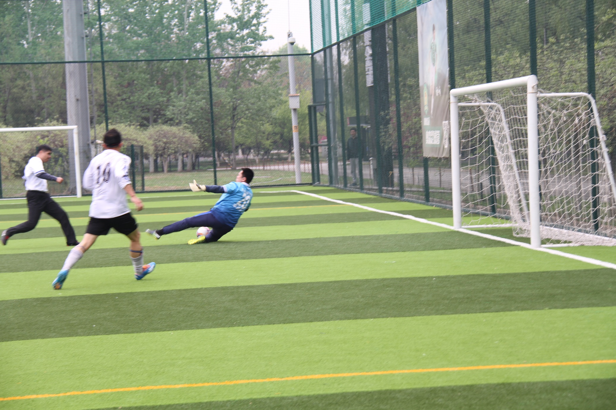 足球必须永不言弃,足球人间好时光