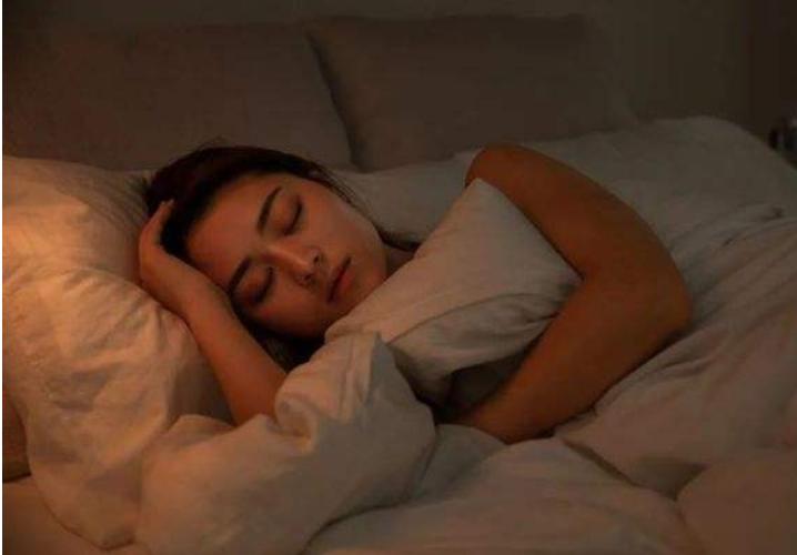 准妈们必须知道孕期正确睡姿详解,前三月养胎最佳睡姿图