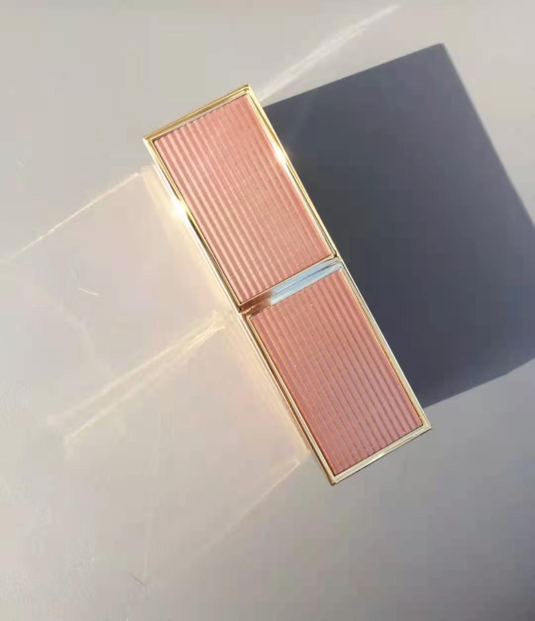 秋冬季节哪些口红适合你？戴上口罩你还涂口红么？