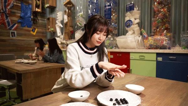 日夜不同科技感,春节潮玩创新方