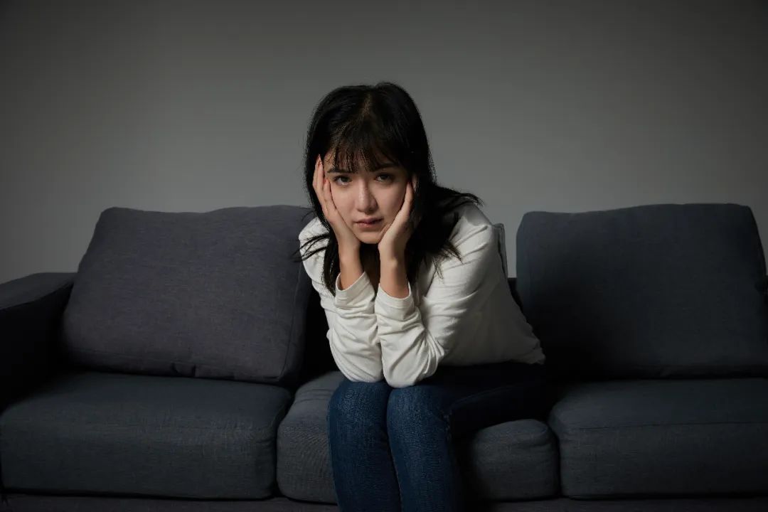 没精打采灰心丧气之间的关系,整天没精打采懒是一种病