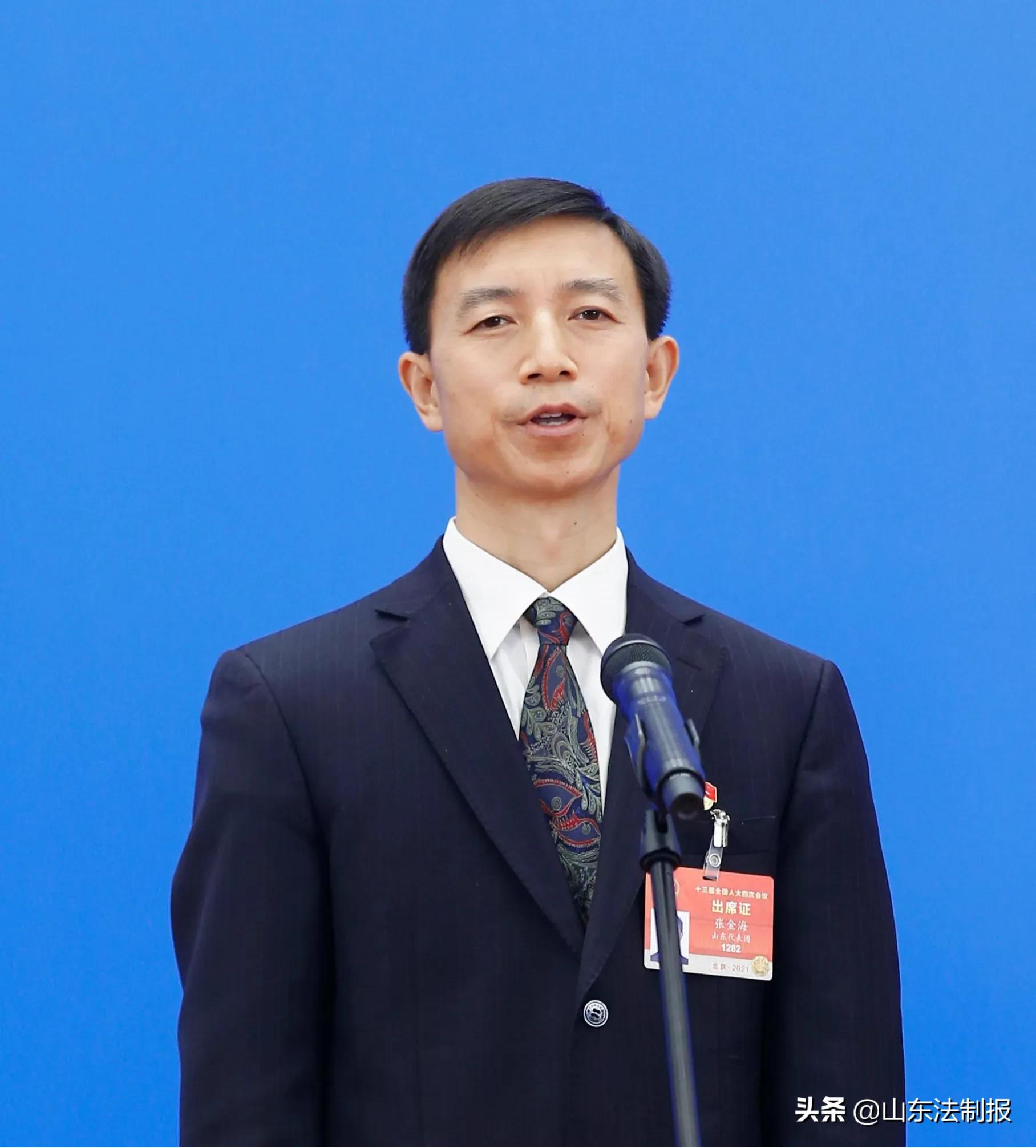 这位长在黄河边的山东代表“火”了，大众日报揭秘背后故事