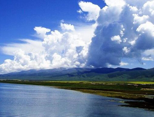 最大的咸水湖在青海吗,中国最大的咸水湖和盐湖