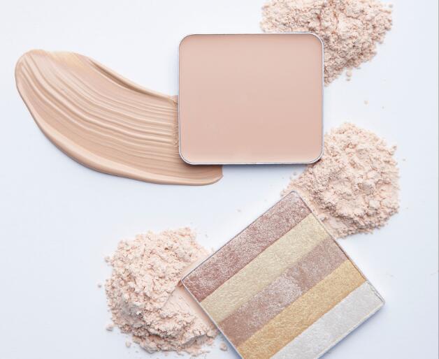 油皮粉底怎么才能脱妆不卡粉,油皮粉底怎么才不会斑驳