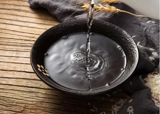 红酒比白酒醉得凶一点,红酒比白酒好喝