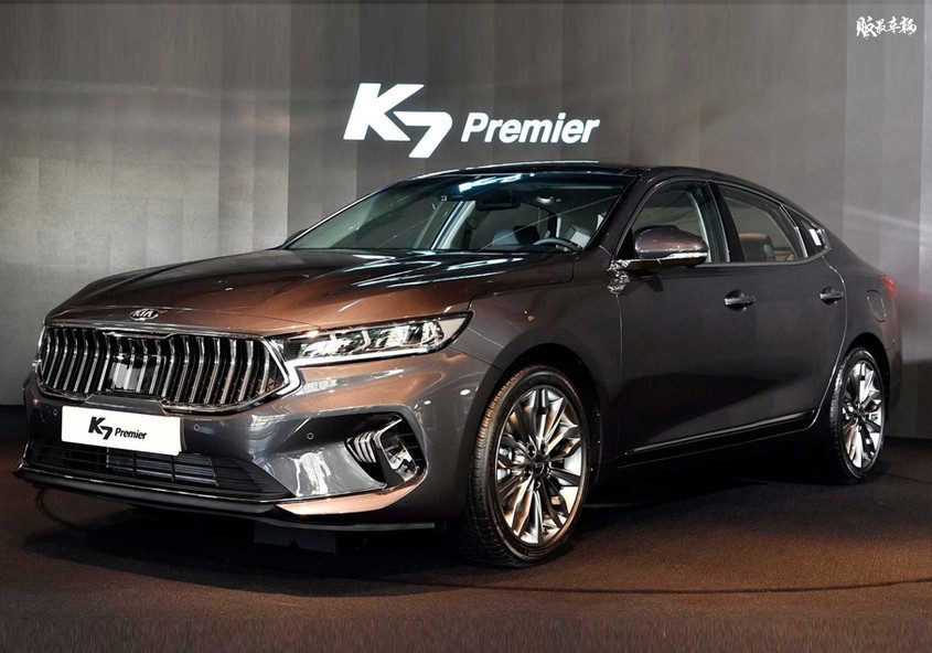 起亚k7凯尊叫什么名字,起亚k7和凯尊有什么区别