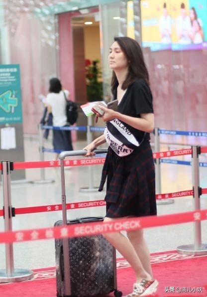 洪欣一身绿色清爽照片,洪欣素雅