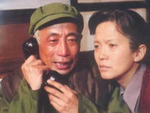 59岁吕丽萍与路人合影,62岁吕丽萍三段婚姻