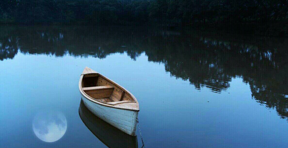 小村老树明月，岁月溪河，溪河映明月，明月还我皎洁，不蹉跎