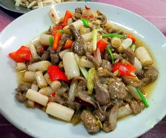 武汉老街坊都爱吃，这家店靠番茄鱼俘获了很多光谷人的胃