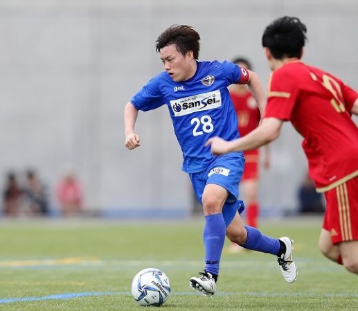 足球队员王大雷简介,足球门将王大雷跟小男孩