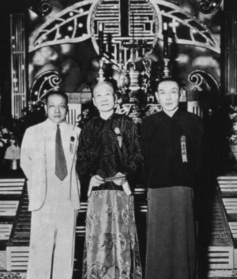 杜月笙是不是逃到台湾去了,杜月笙逃难到香港