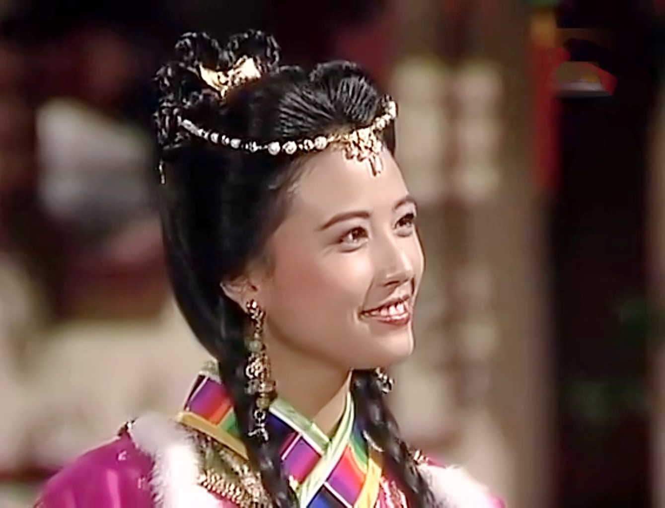 凸嘴更能显风情？满屏烤瓷牙的影视圈，可能早忘了“美人三分龅”