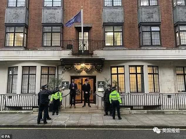 骂王子怼女王、100岁还在飙车，不愧王室最倔老头…