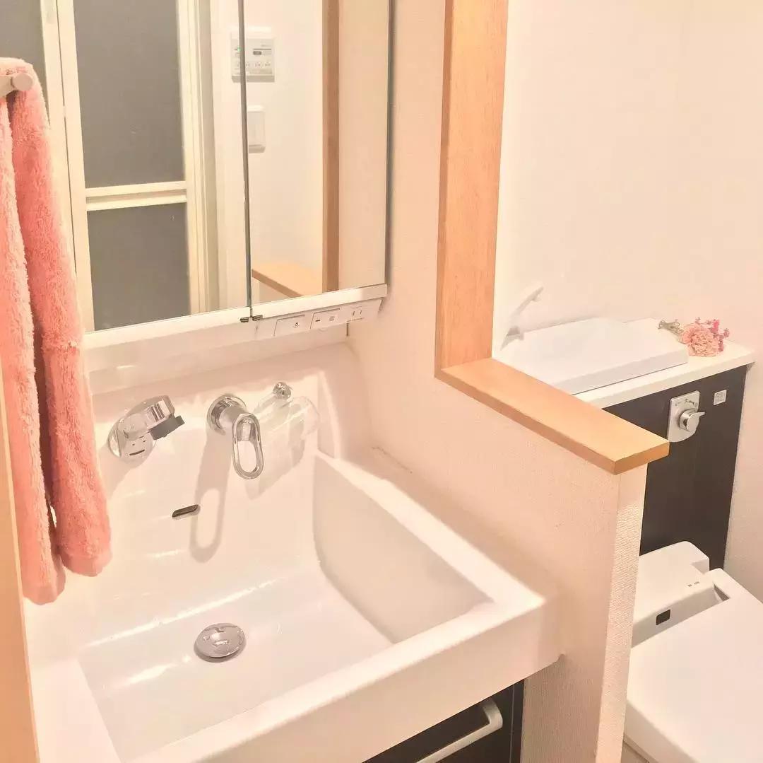 小姐姐晒出自己独居小屋后获赞无数!网友:我过的是什么日子?