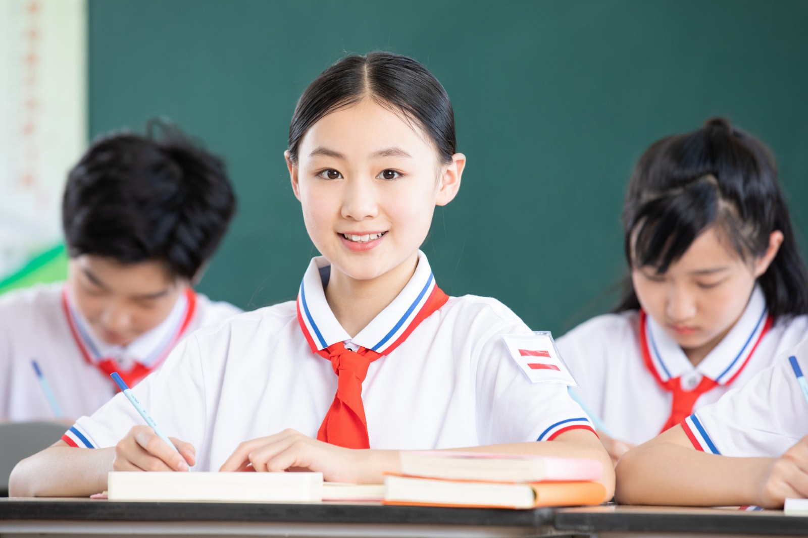 高三模考不超过400分还能上大学吗,高三模考都是450左右能考上一本吗