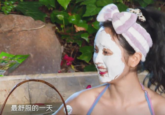 吴宣仪泡温泉,吴宣仪素颜泡温泉