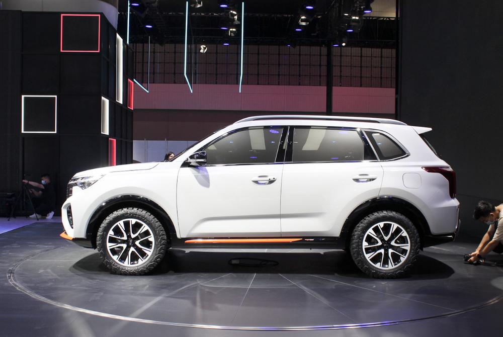 新款起亚智跑suv2022款,起亚智跑新款suv