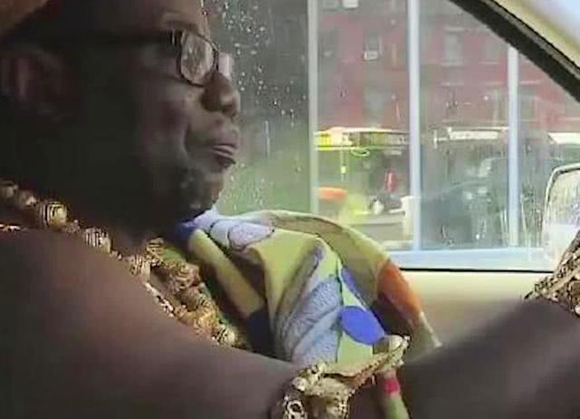 非洲哪些国家有钱？爸妈给孩子买金沙当玩具，国人都愣了！