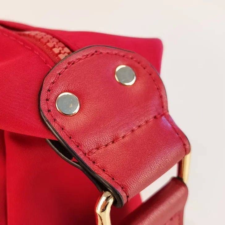 今年特别流行尼龙包 (今年流行的尼龙包包)