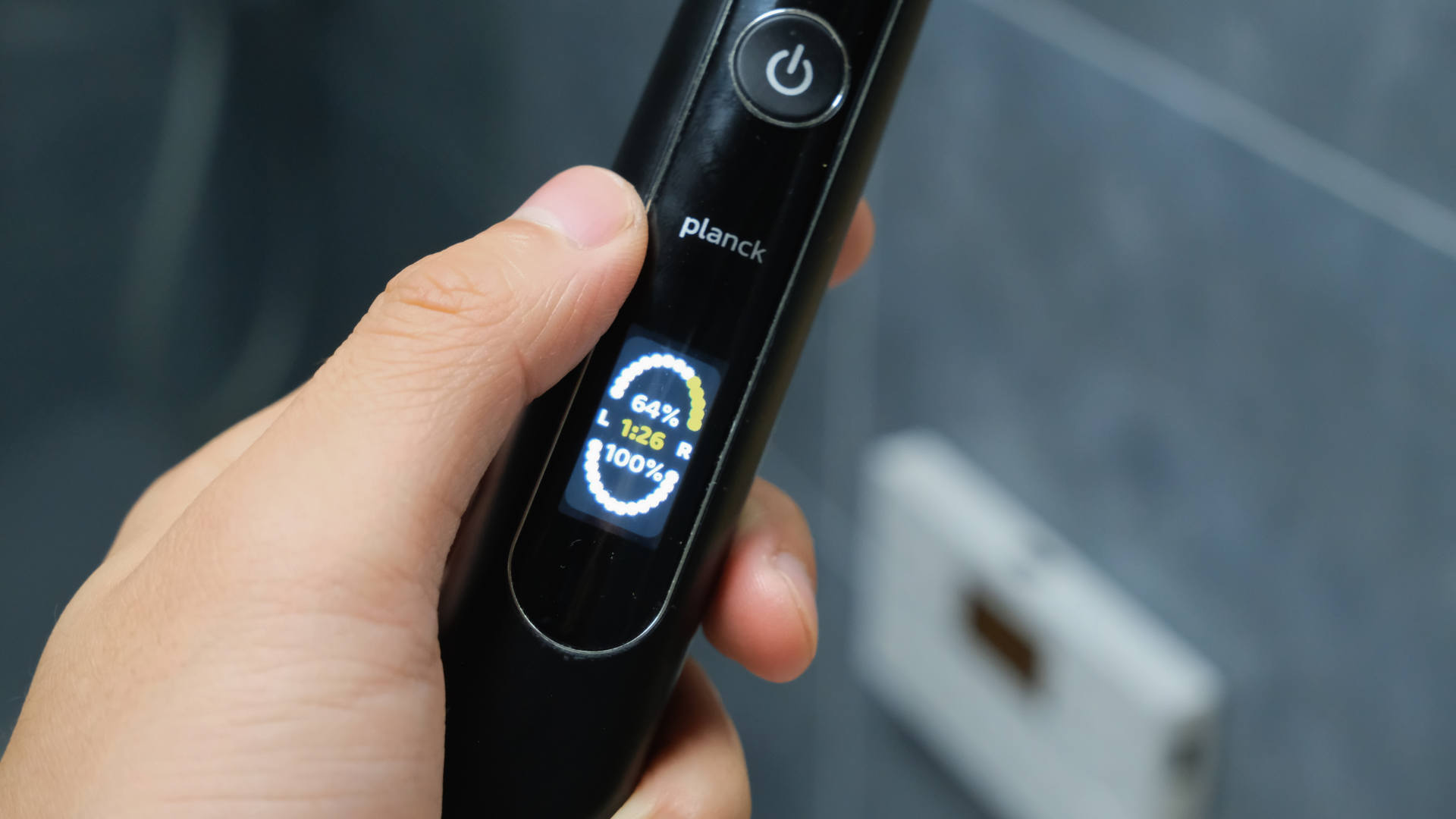 种植牙推荐电动牙刷,根据自己的牙选择电动牙刷