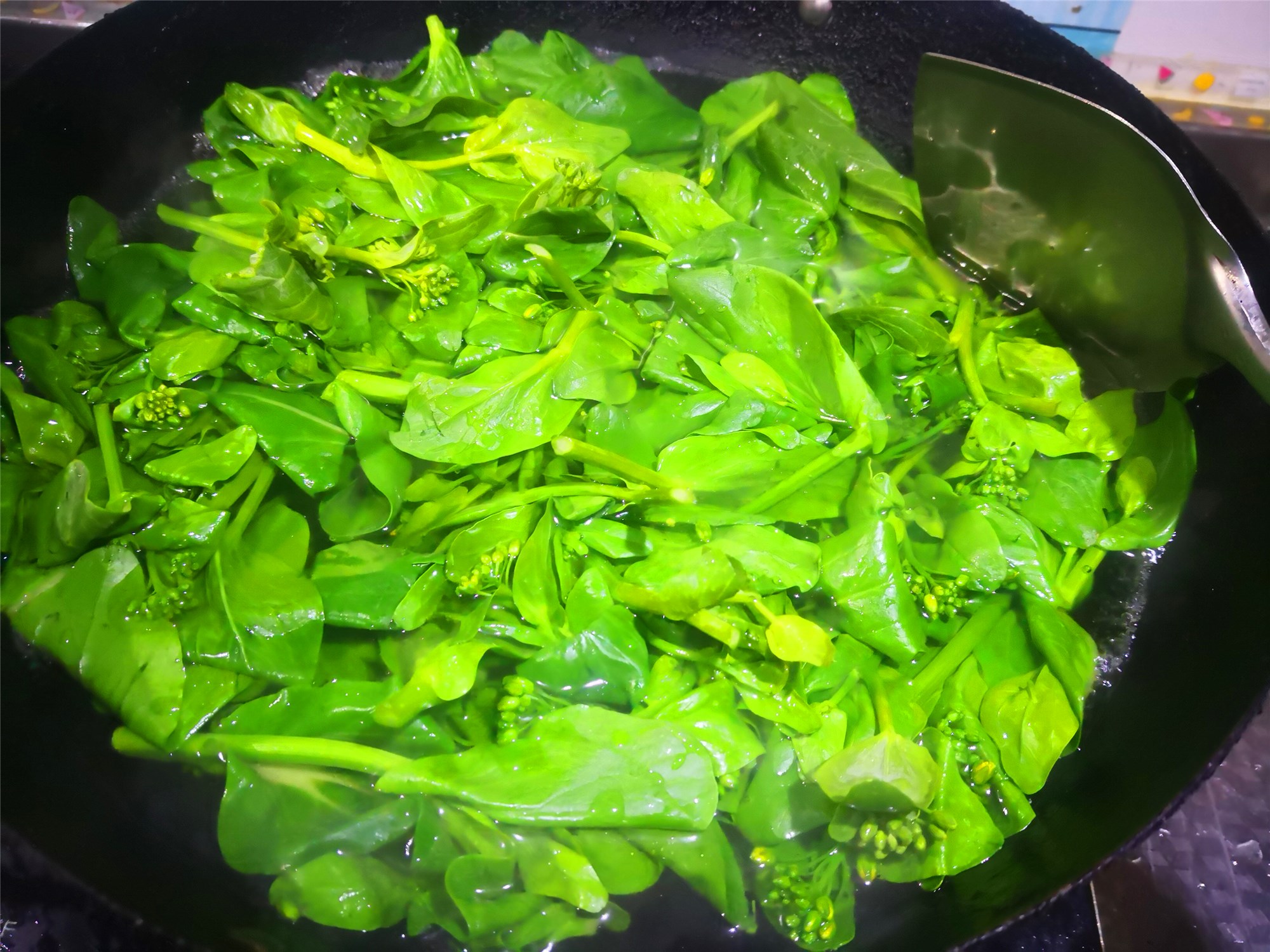 清炒油菜香菇的做法大全视频教程,炒油菜尖的正确方法