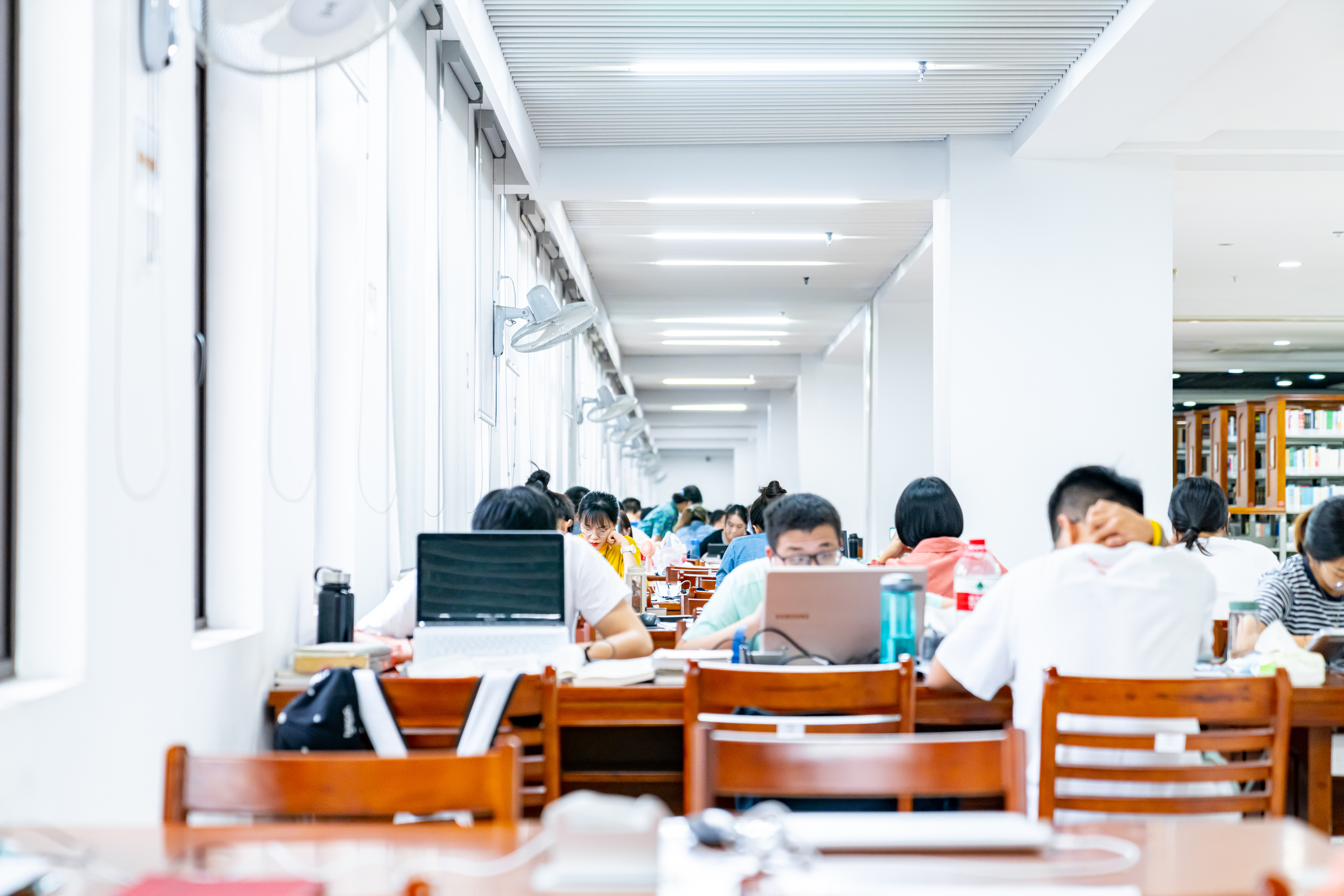 联想刃7000k和惠普台式暗影精灵6,惠普游戏本暗影精灵6新品发布会