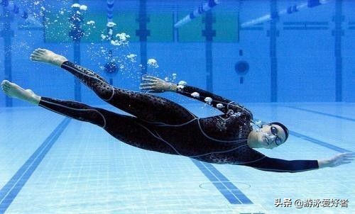 经常游泳要不要剃腋毛,游泳运动员为什么要刮掉体毛