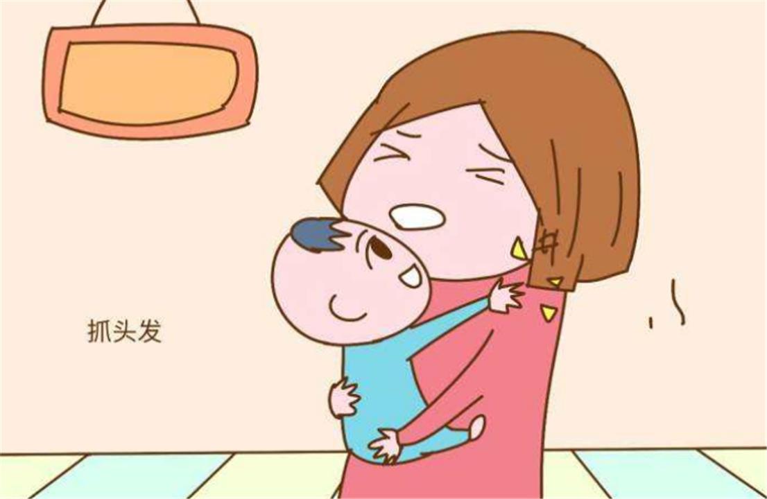 宝宝喜欢打妈妈脸什么原因,为什么宝宝老是打爸爸