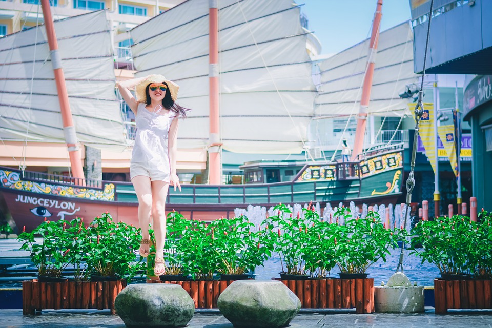 小说：上司*规则潜**女同事，小伙一通视频，让他被老总喊进办公室