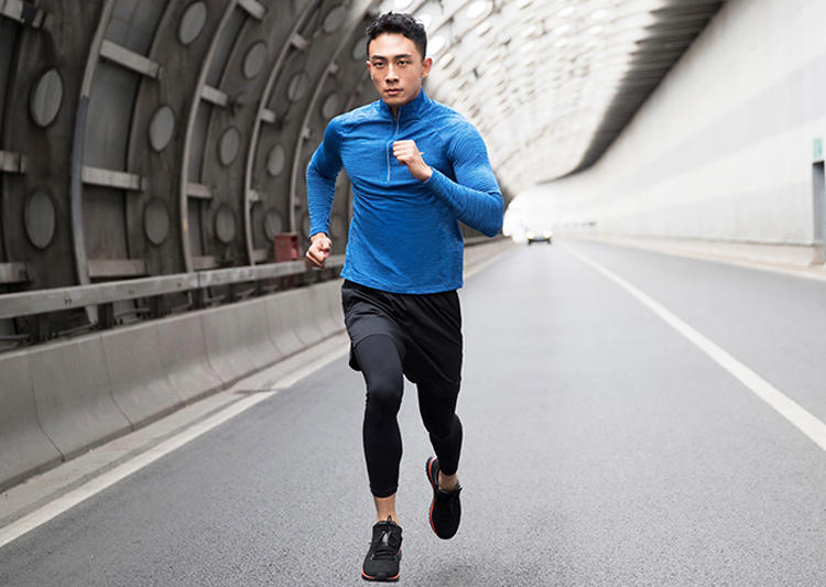 下雨跑步怎么穿,跑步防水的技巧