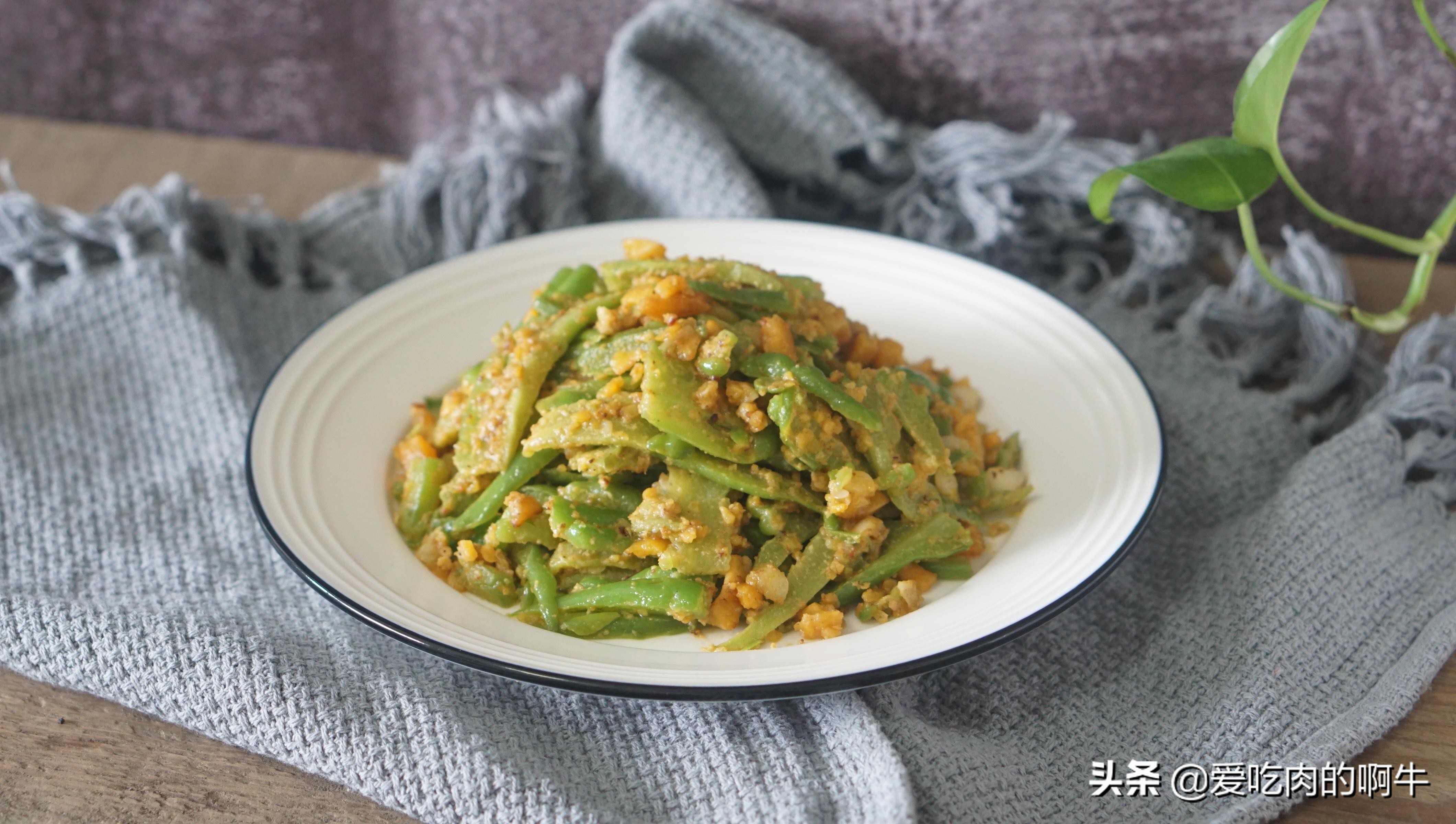 咸蛋炒苦瓜的做法大全图解,咸蛋炒苦瓜的做法