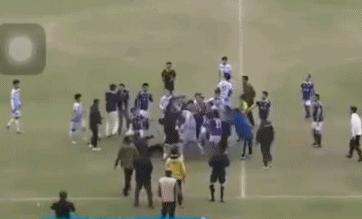 国内足球两黄变一红停赛几场,中国足球比赛打人禁赛多久