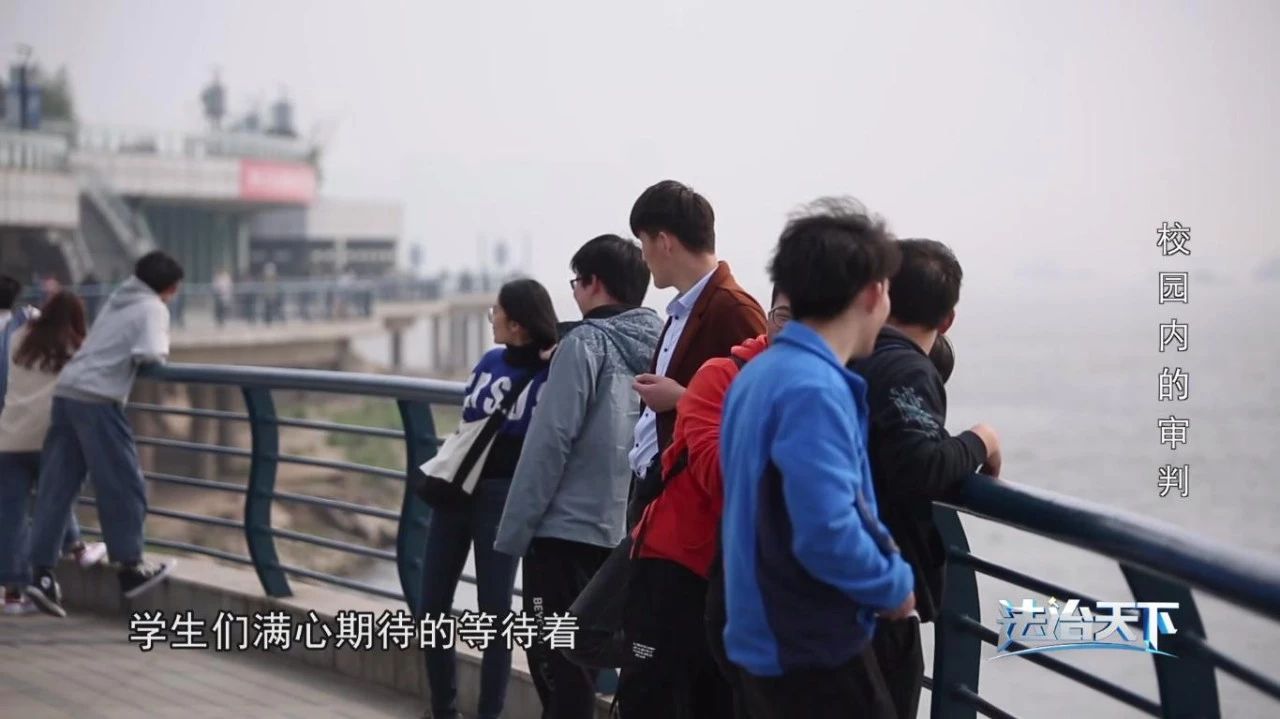 利诱在校大学生代理招工,受骗大学生人数惊人。毕业在即,大学生网络寻求兼职,应该注意哪些问题?