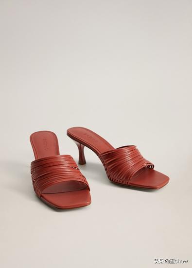 zara早春新款珍珠鞋,zara复古小白鞋