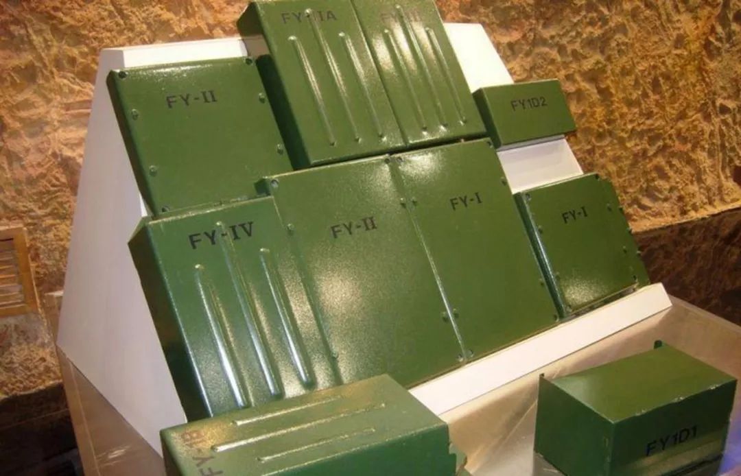 中国15式坦克最新改型,我国最新15式坦克