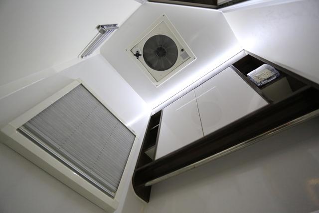 飞翔房车2.2t柴油版小额头房车,花费1w改造小房车