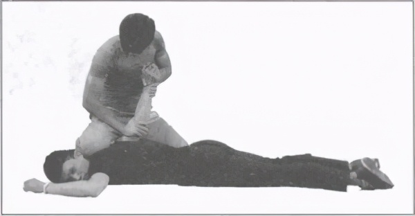 实用的擒拿手法,实用擒拿术教学