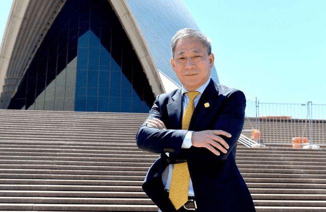 *疆新**诞生新首富：仅35岁身价达1500亿，公司入围世界500强