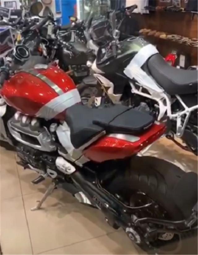 史上最大三缸2500cc凯旋,三缸凯旋火箭机车