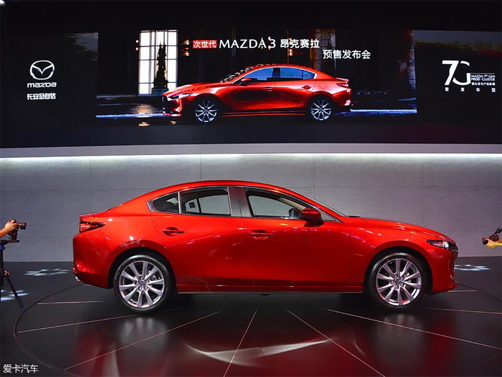 新款马3试驾,新马自达3试驾视频1.5手动挡