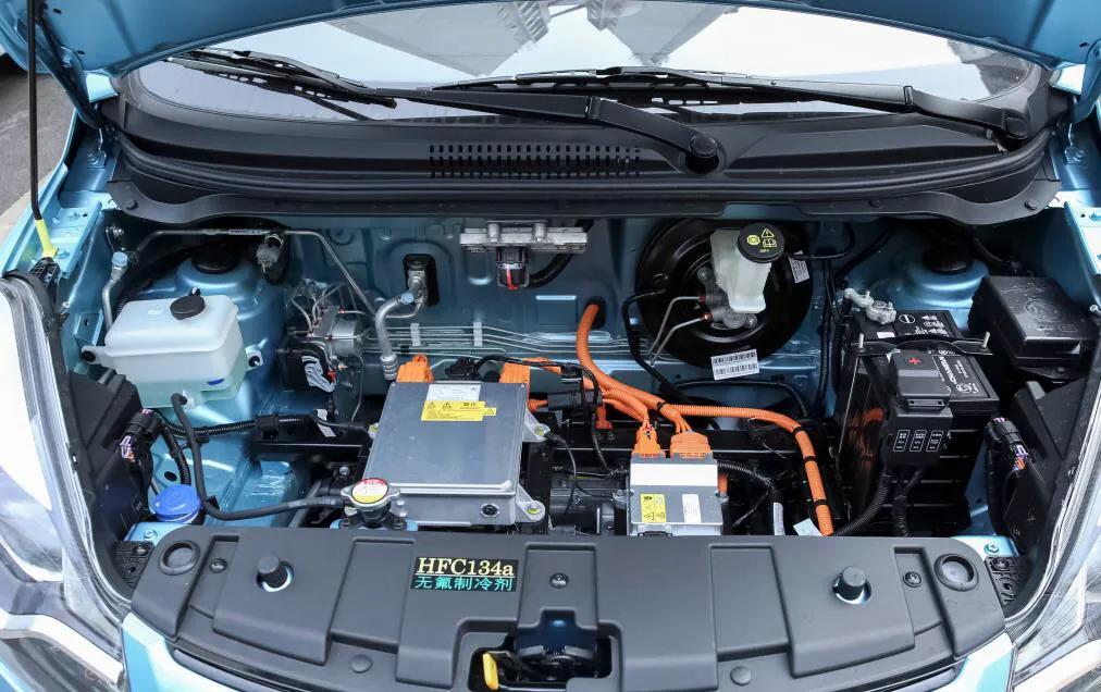 五菱宏光miniev与奔奔estar比较,五菱宏光mini长安奔奔ev哪个好