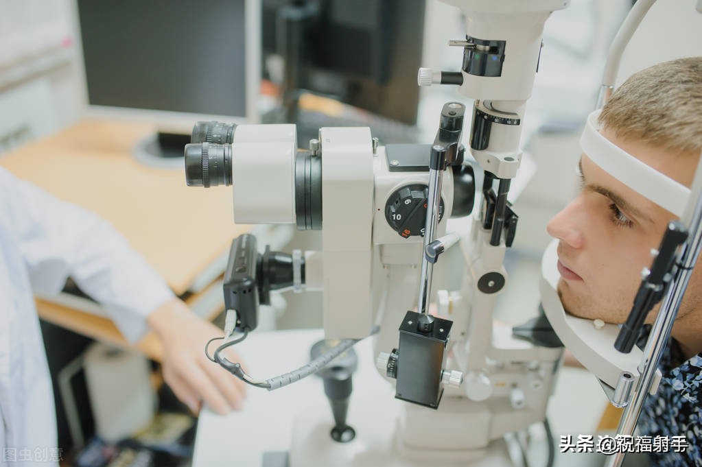 专家谈老年飞蚊症的治疗,飞蚊症老年人